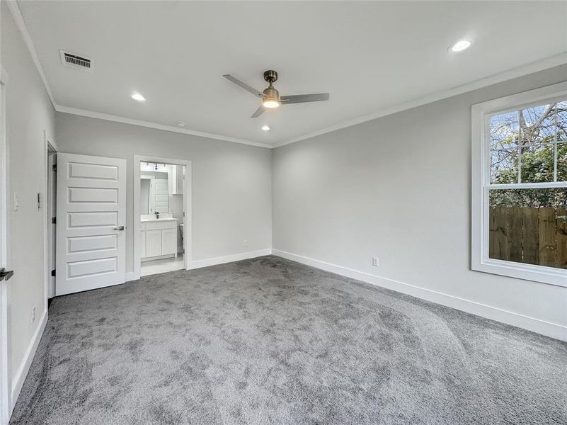 Spacious, unfurnished interior of a new home in , Dallas (Image 11).