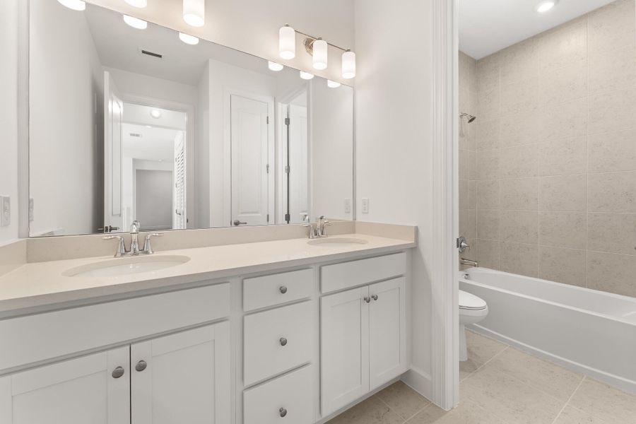 US_SEF_PALACIO_LOT 185_BATH 2