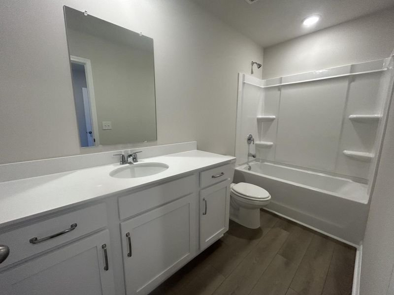 Furnished interior view inside a new home in , Ravenel (Image 9).