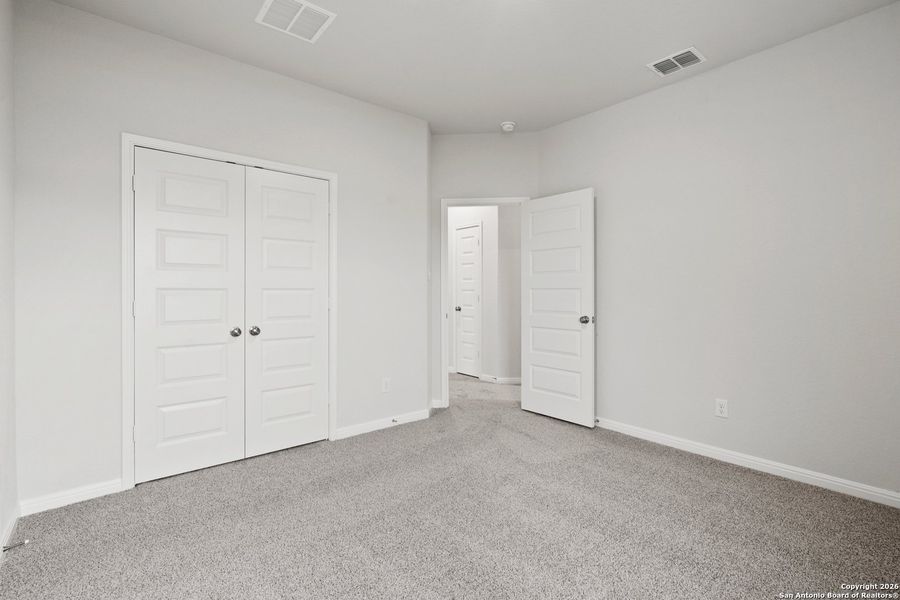 Spacious, unfurnished interior of a new home in Melissa Ranch, San Antonio (Image 12).