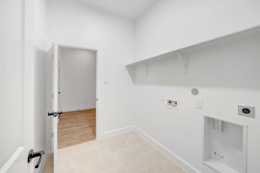 Spacious, unfurnished interior of a new home in Indigo 50’ Homesites, Richmond (Image 14).