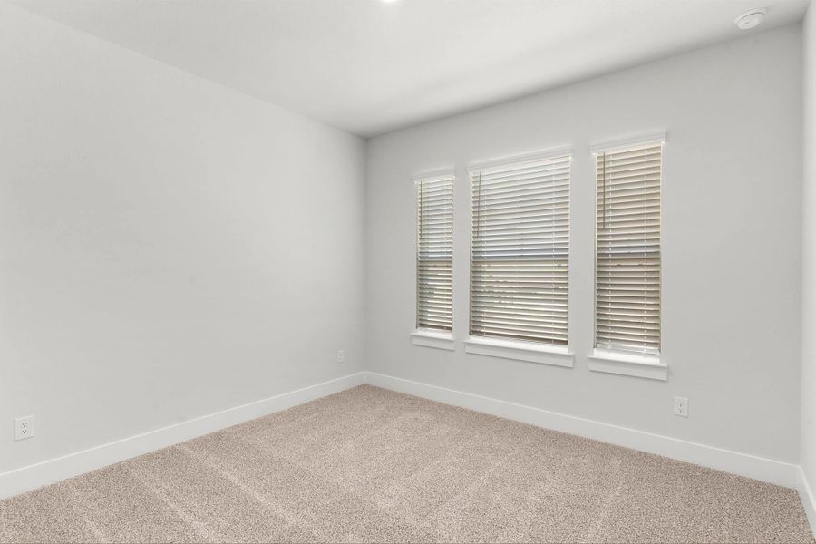 Spacious, unfurnished interior of a new home in Nolina, Georgetown (Image 11).