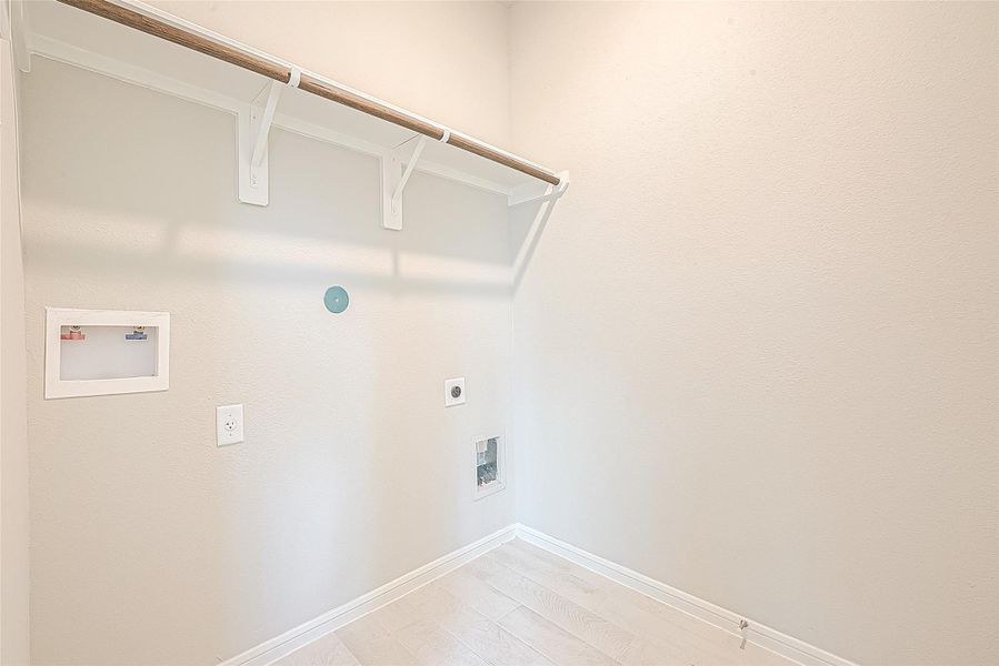 Spacious, unfurnished interior of a new home in Mill Creek Trails, Magnolia (Image 29).