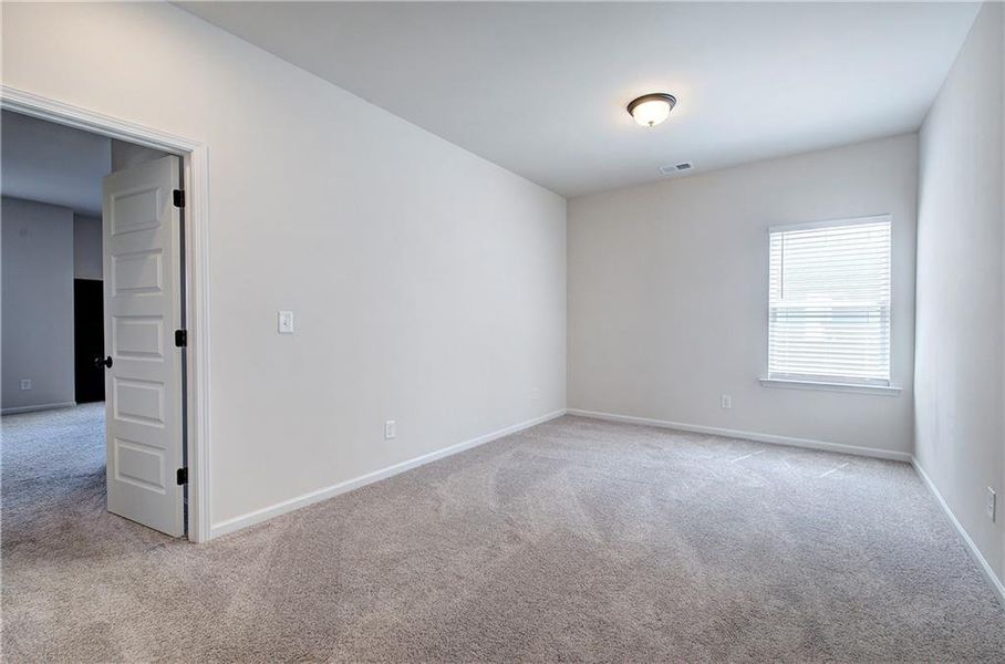 Spacious, unfurnished interior of a new home in , Cartersville (Image 24).