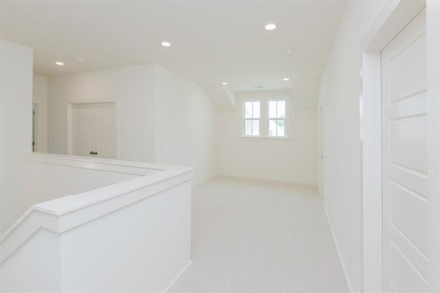 Spacious, unfurnished interior of a new home in , Gainesville (Image 25).
