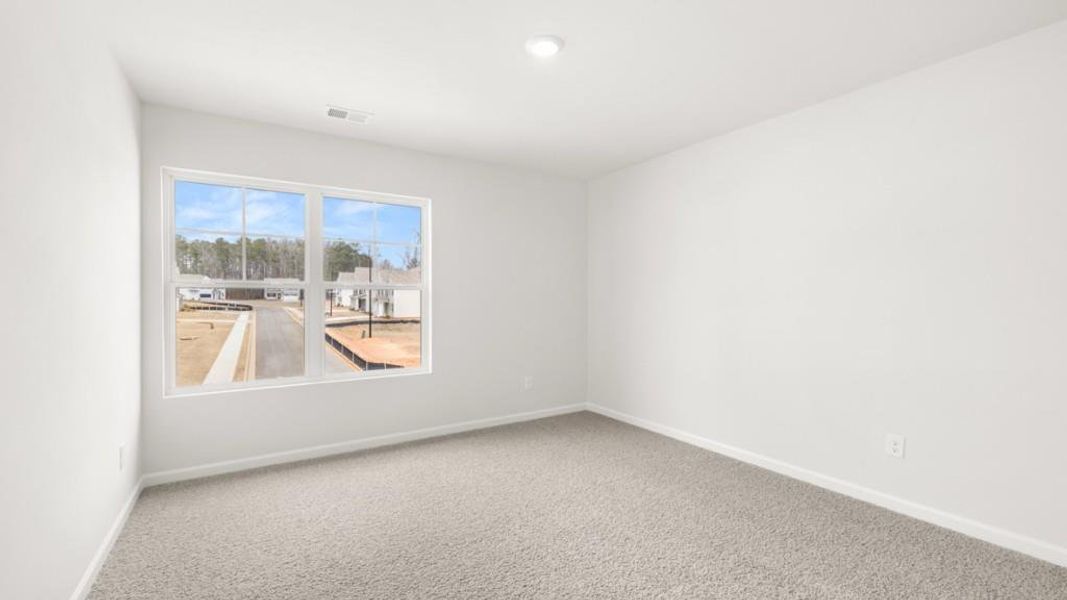 Spacious, unfurnished interior of a new home in Thompson Ridge, Dallas (Image 23).