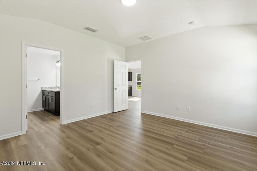 Spacious, unfurnished interior of a new home in , Satsuma (Image 24).