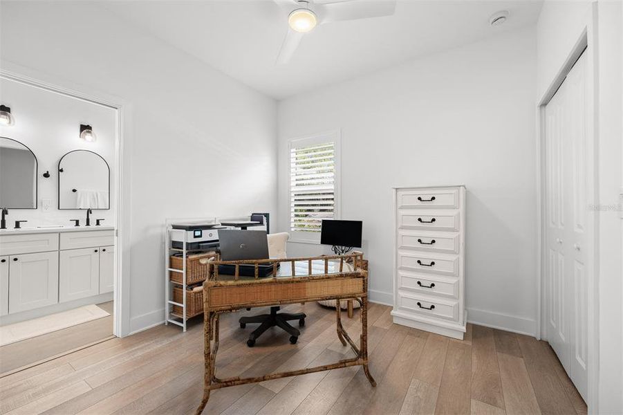 Furnished interior view inside a new home in , Orlando (Image 27). Furnished interior view inside a new home in , Orlando (Image 27).