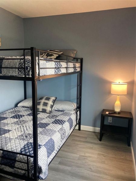 Queen-size bunks in 3rd bedroom