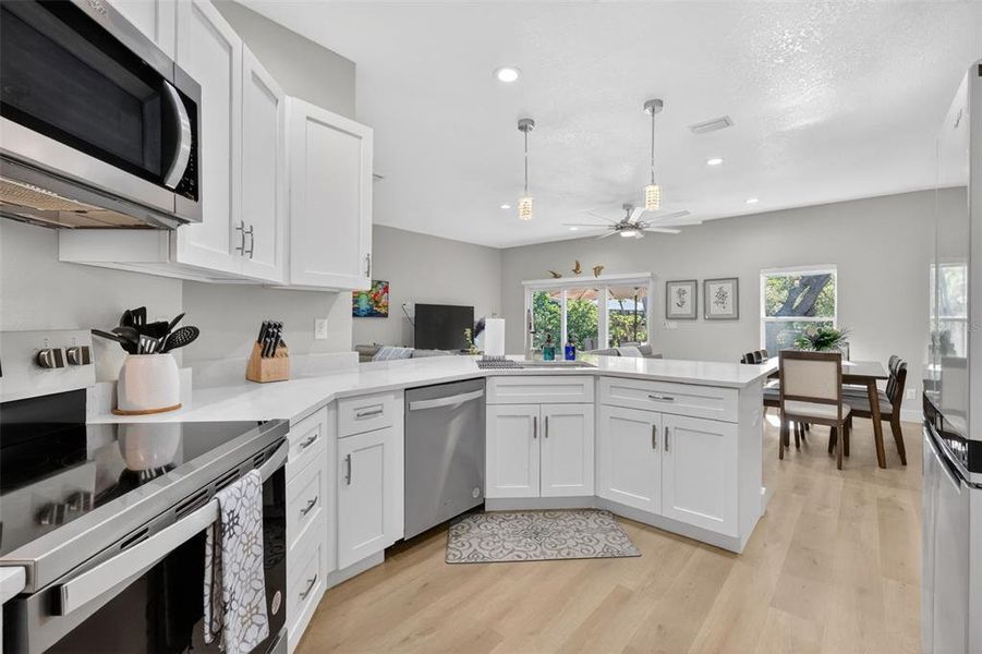 Furnished interior view inside a new home in , Mount Dora (Image 8).