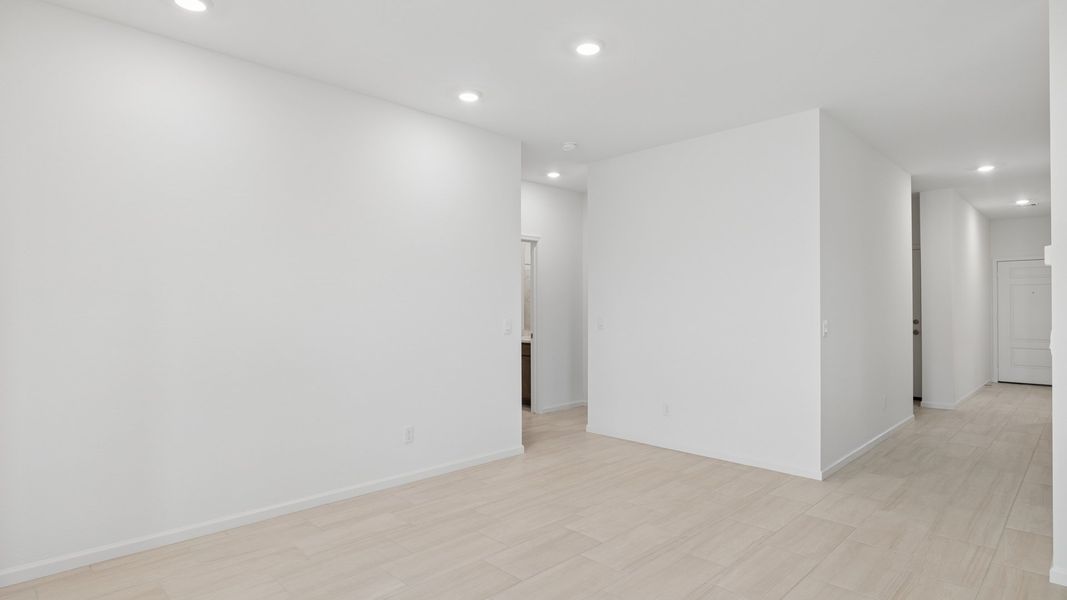 Spacious, unfurnished interior of a new home in Copper Falls, Buckeye (Image 19).
