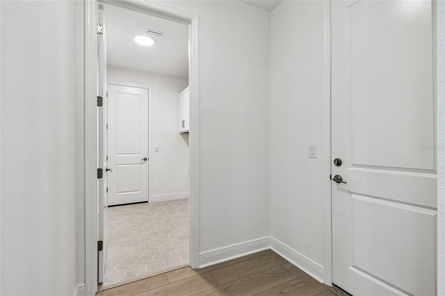 Spacious, unfurnished interior of a new home in Hawkstone, Sarasota (Image 20).