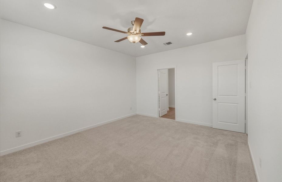 Spacious, unfurnished interior of a new home in Sonterra, Jarrell (Image 47).