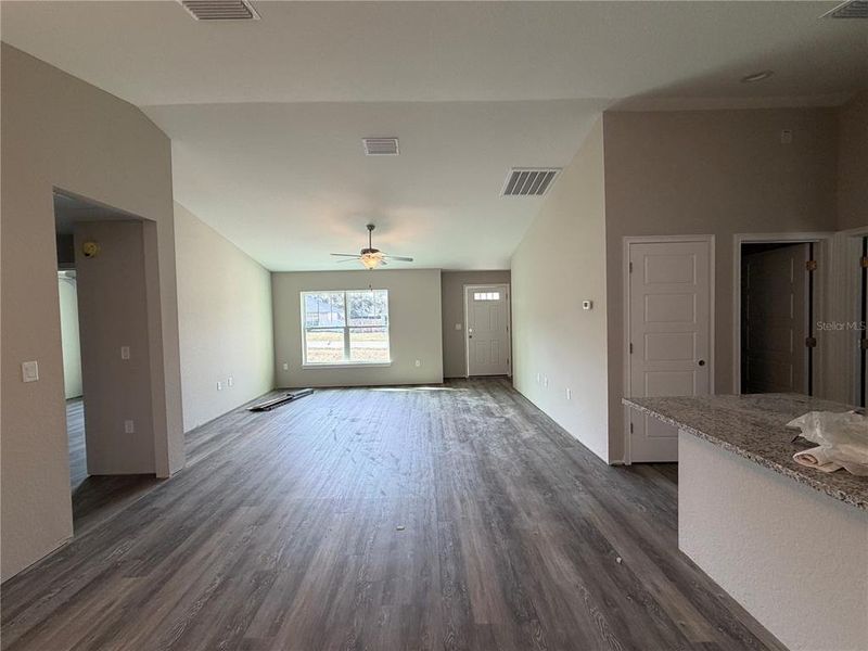 Spacious, unfurnished interior of a new home in , Citrus Springs (Image 14).