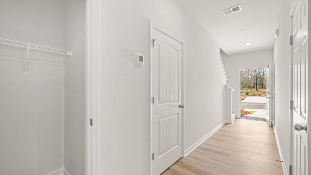 Spacious, unfurnished interior of a new home in Roseleigh Park, Douglasville (Image 20).