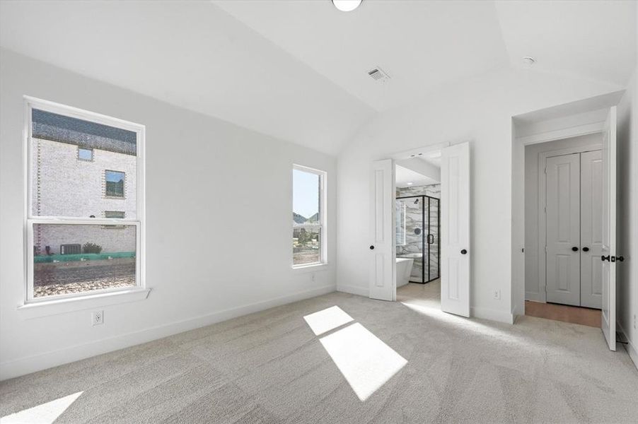 Spacious, unfurnished interior of a new home in Mantua Point, Van Alstyne (Image 21).