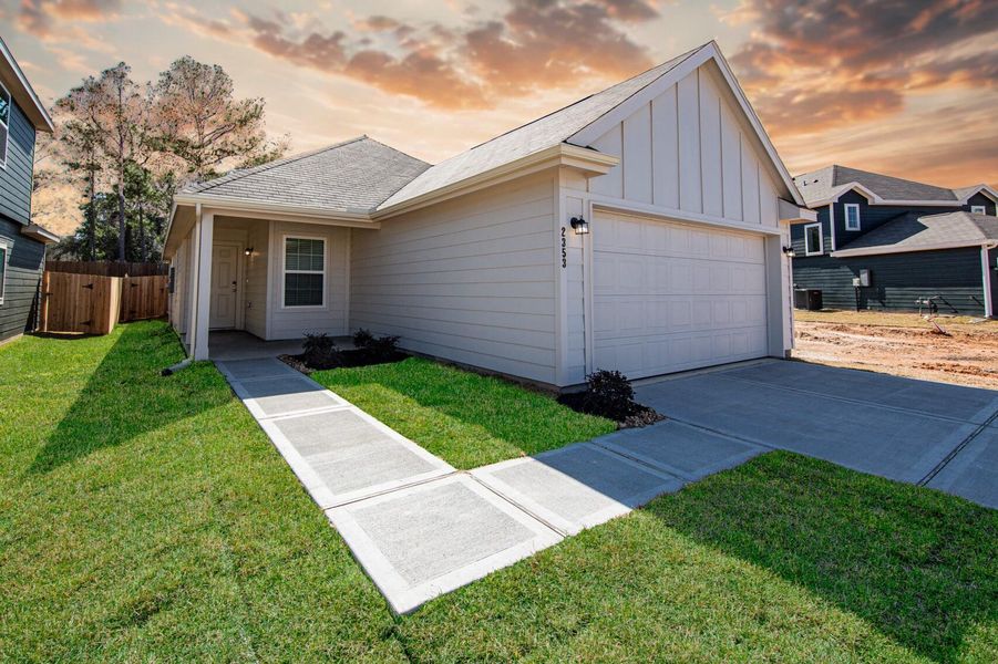Image 33 of a home in River's Edge.