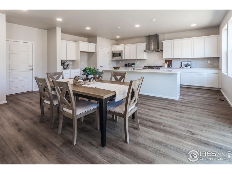 DINING ROOM & KITCHEN (FURNITURE/DECOR NOT INCLUDED)