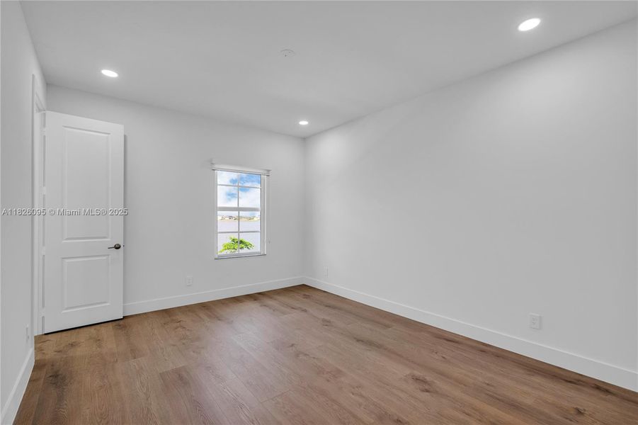 Spacious, unfurnished interior of a new home in Arden: The Waterford Collection, Loxahatchee (Image 47).