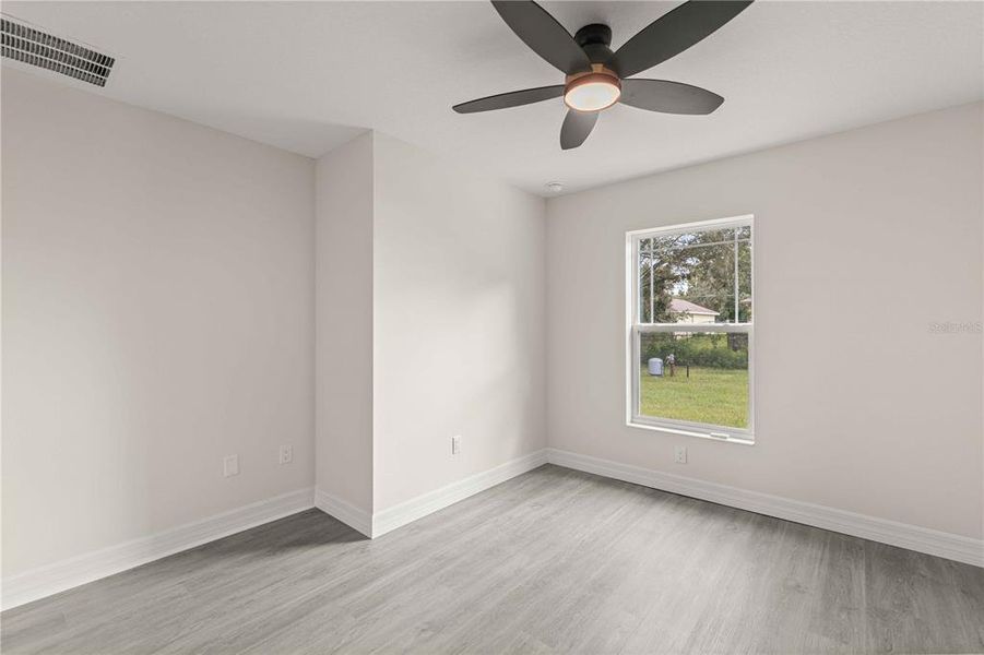Spacious, unfurnished interior of a new home in , Dunnellon (Image 28).