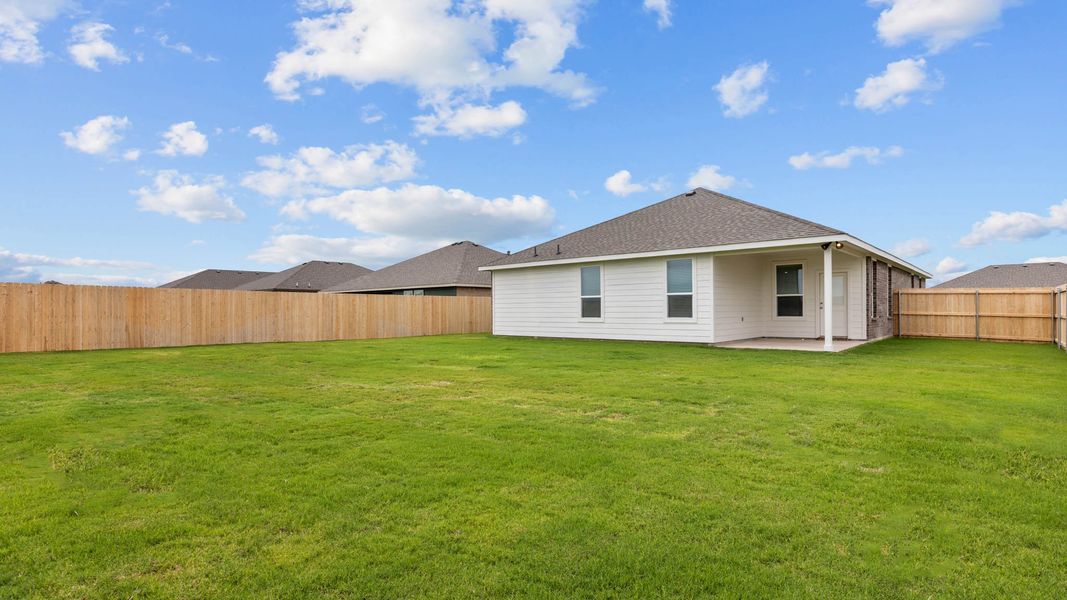 Representative exterior details of a home built from the LAKE FORT by D.R. Horton in Heritage Parks, Abilene (Image 23).
