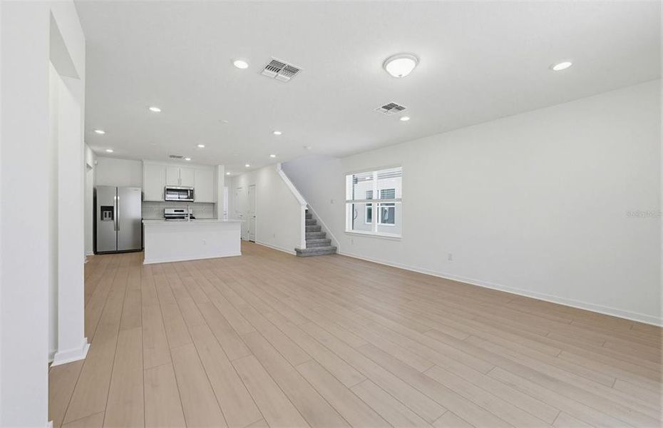 Spacious, unfurnished interior of a new home in Vida's Way, Wesley Chapel (Image 12).