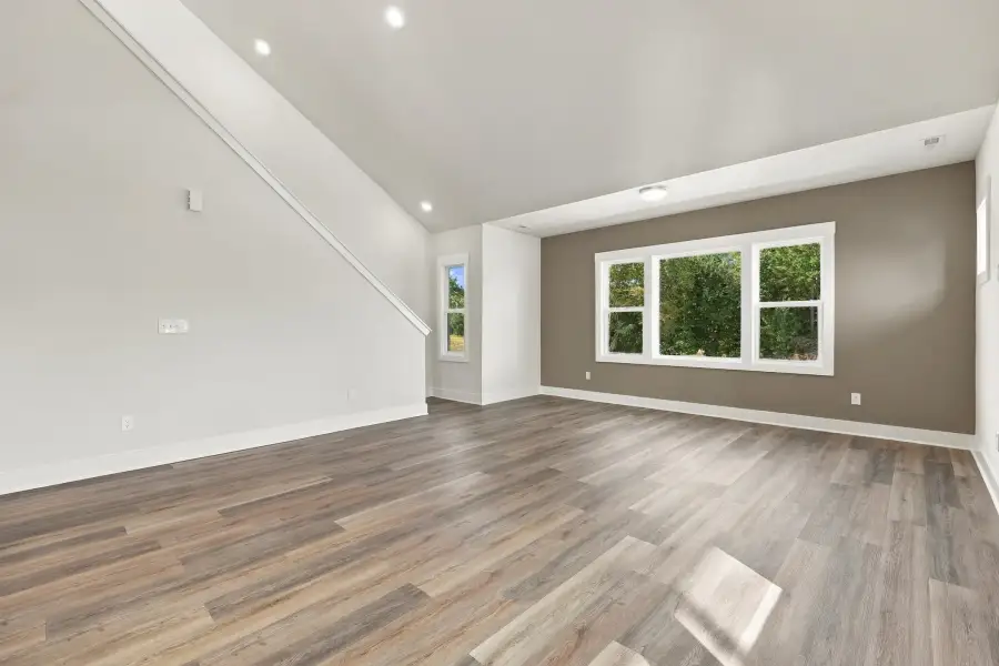 Spacious, unfurnished interior of a new home in Allen Park, Raleigh (Image 13).