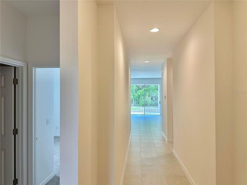 Spacious, unfurnished interior of a new home in Trinity Place, St. Cloud (Image 9).