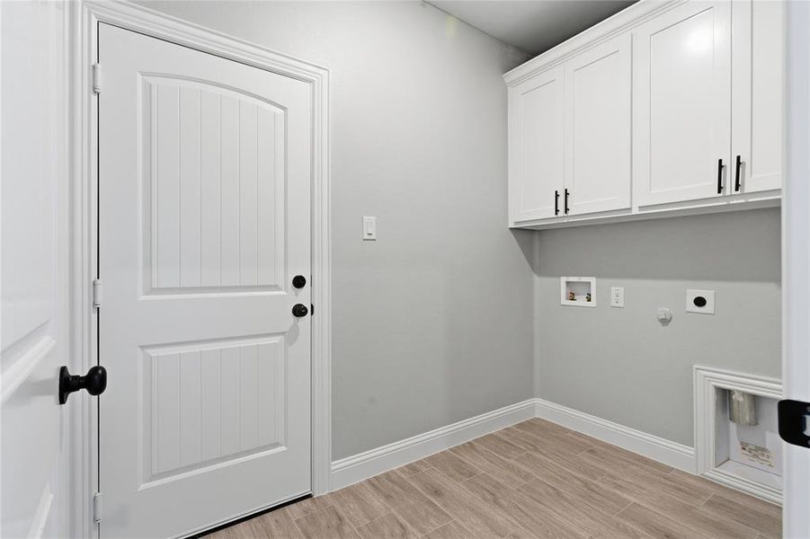 Spacious, unfurnished interior of a new home in , Tom Bean (Image 19).