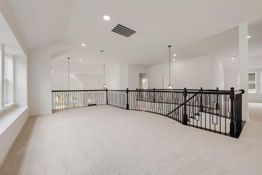 Spacious, unfurnished interior of a new home in Grand Braniff Park, Irving (Image 18).