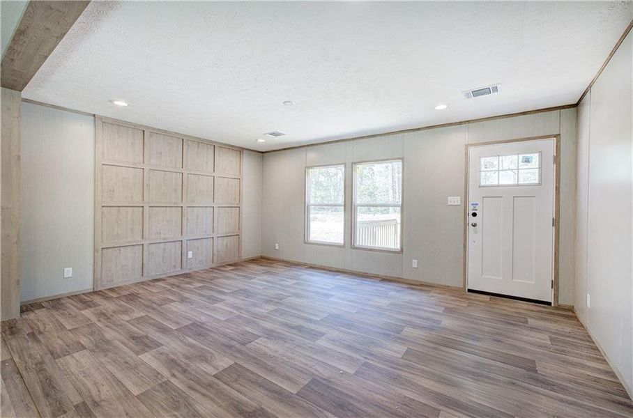 Spacious, unfurnished interior of a new home in , Talking Rock (Image 9).