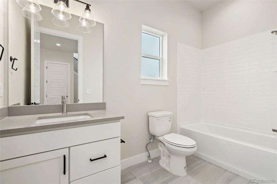 Furnished interior view inside a new home in Pelican Shores at Water Valley, Windsor (Image 8). Furnished interior view inside a new home in Pelican Shores at Water Valley, Windsor (Image 8).