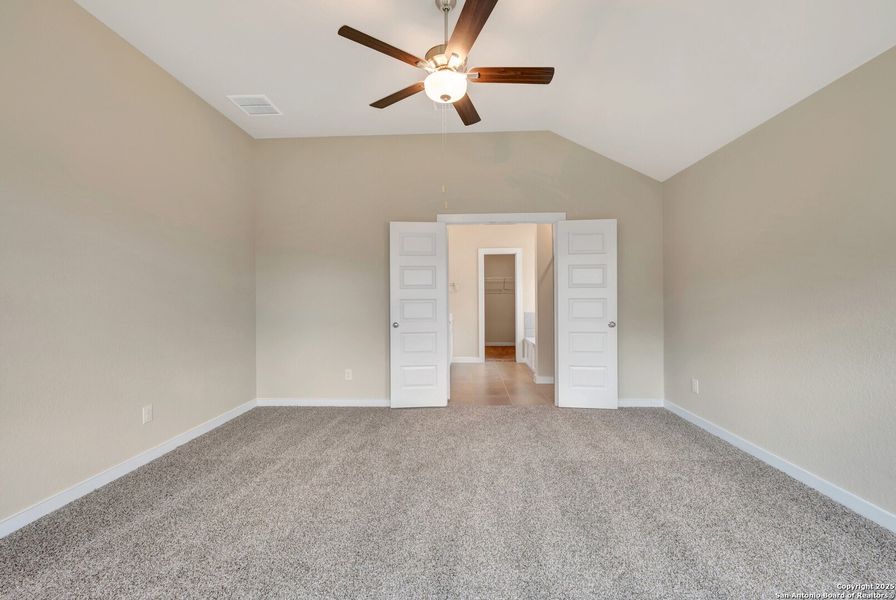 Spacious, unfurnished interior of a new home in Mesquite Ridge, San Antonio (Image 21). Spacious, unfurnished interior of a new home in Mesquite Ridge, San Antonio (Image 21).