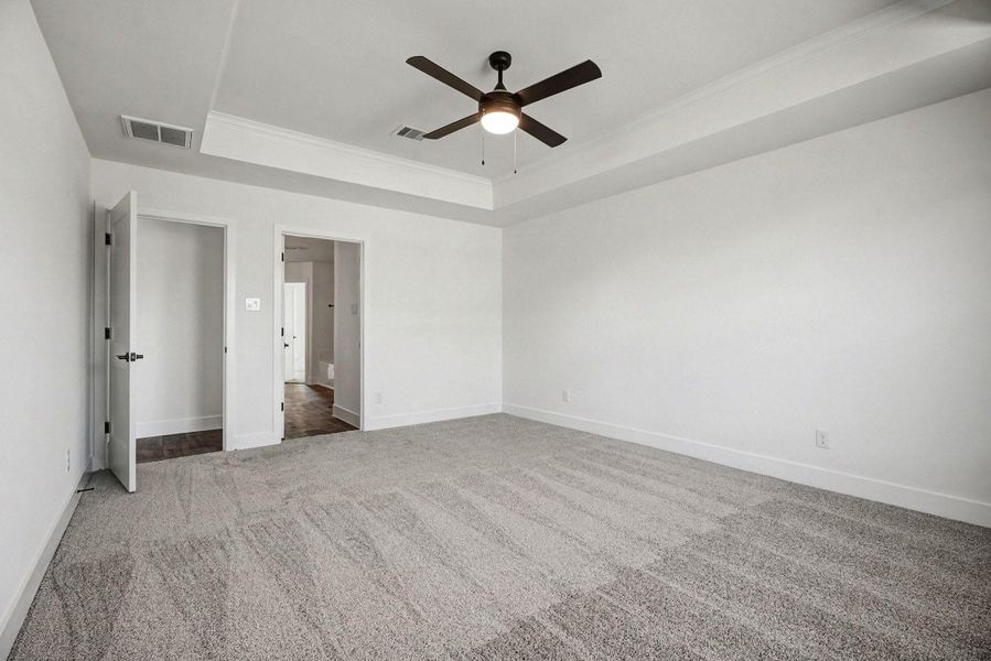 Spacious, unfurnished interior of a new home in Greystone, Angleton (Image 13).