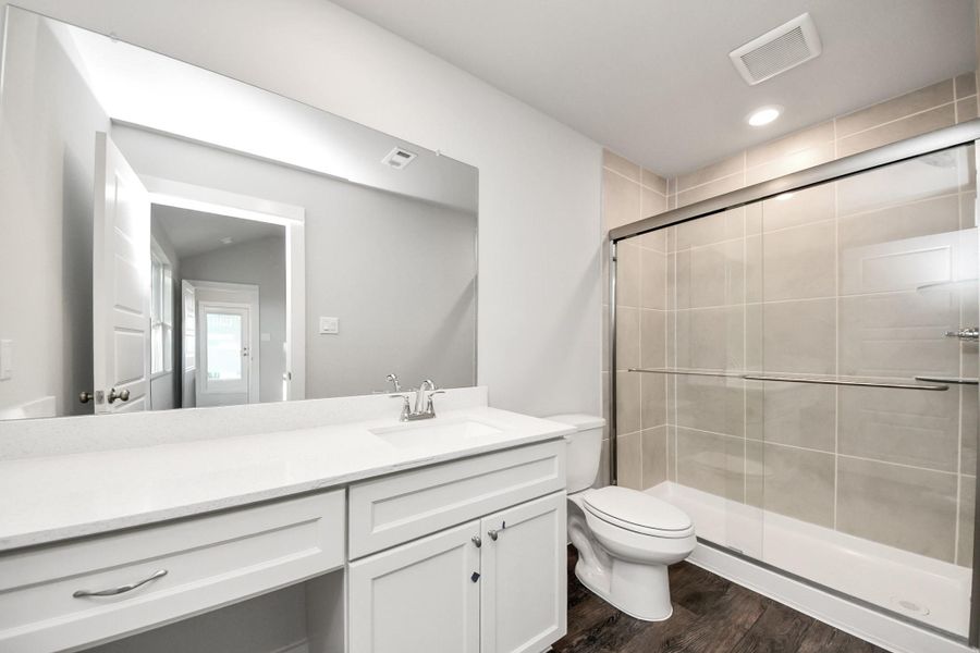 Furnished interior view inside a new home in Santa Fe, Cleveland (Image 9).