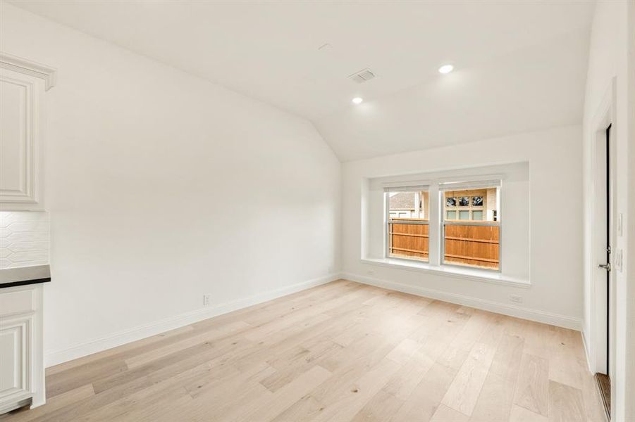 Spacious, unfurnished interior of a new home in Rockwood, Mansfield (Image 30).