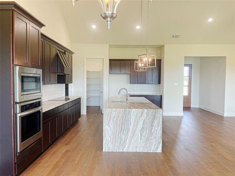Furnished interior view inside a new home in Waterfall Ranch Estates, Waxahachie (Image 6). Furnished interior view inside a new home in Waterfall Ranch Estates, Waxahachie (Image 6).