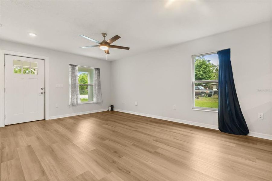 Spacious, unfurnished interior of a new home in , Bartow (Image 13).