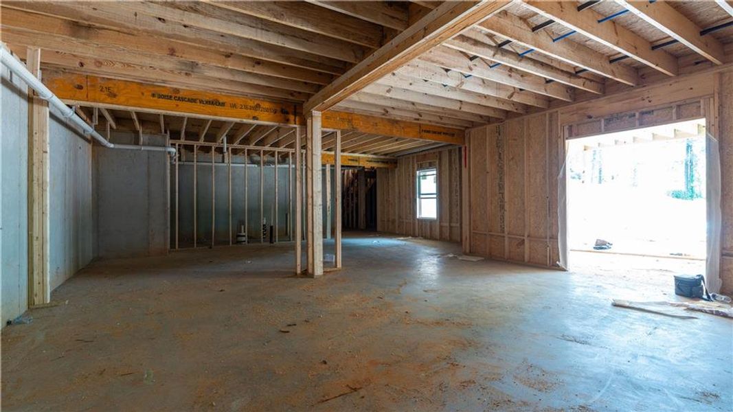 Spacious, unfurnished interior of a new home in , Carrollton (Image 15).