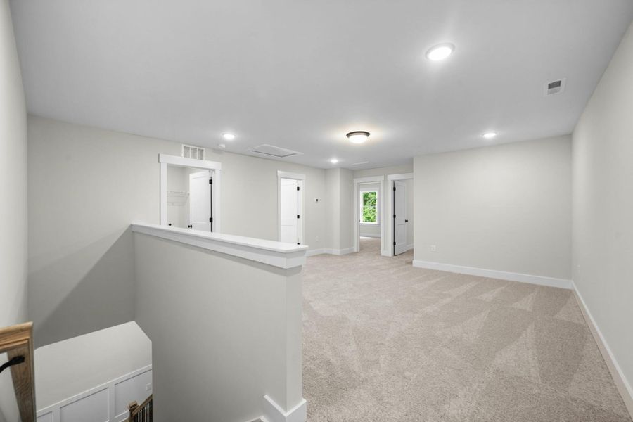 Image 31 of a home in Harbor Crossing.