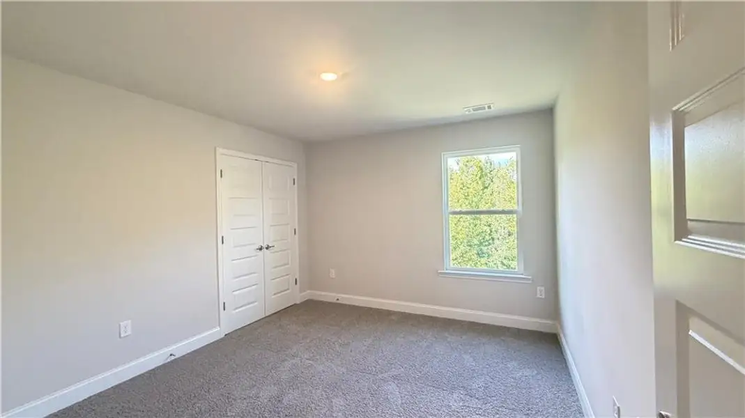 Spacious, unfurnished interior of a new home in Habersham Meadows, Demorest (Image 34).