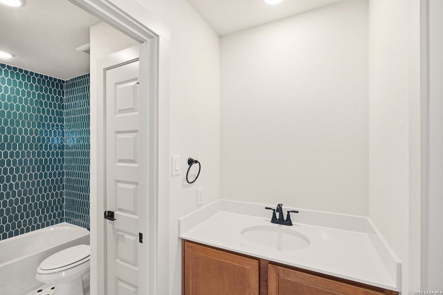 Furnished interior view inside a new home in Buffalo Crossing, Cibolo (Image 10).