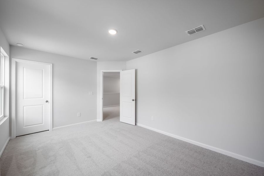 Spacious, unfurnished interior of a new home in Grand Arbor, Blythewood (Image 26).