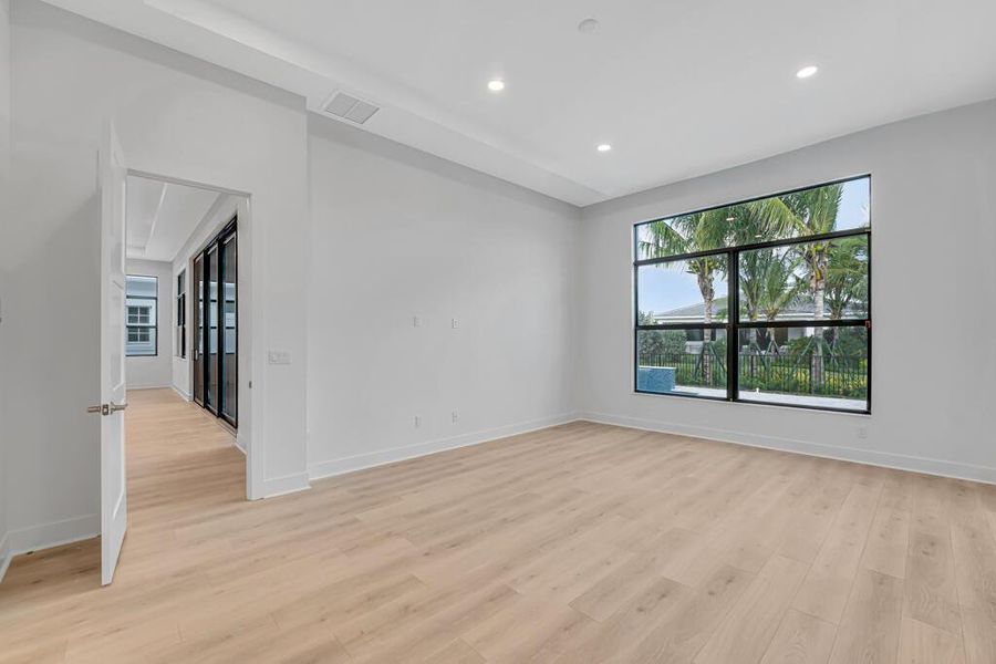 Furnished interior view inside a new home in Esprit at Avenir, Palm Beach Gardens (Image 67). Furnished interior view inside a new home in Esprit at Avenir, Palm Beach Gardens (Image 67).