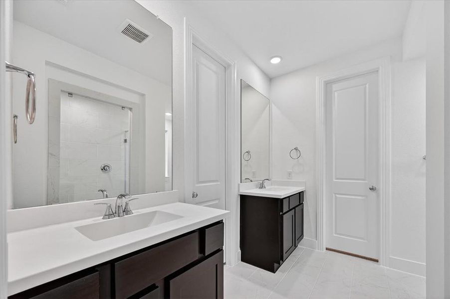 Furnished interior view inside a new home in Heritage Ranch, Sherman (Image 9).