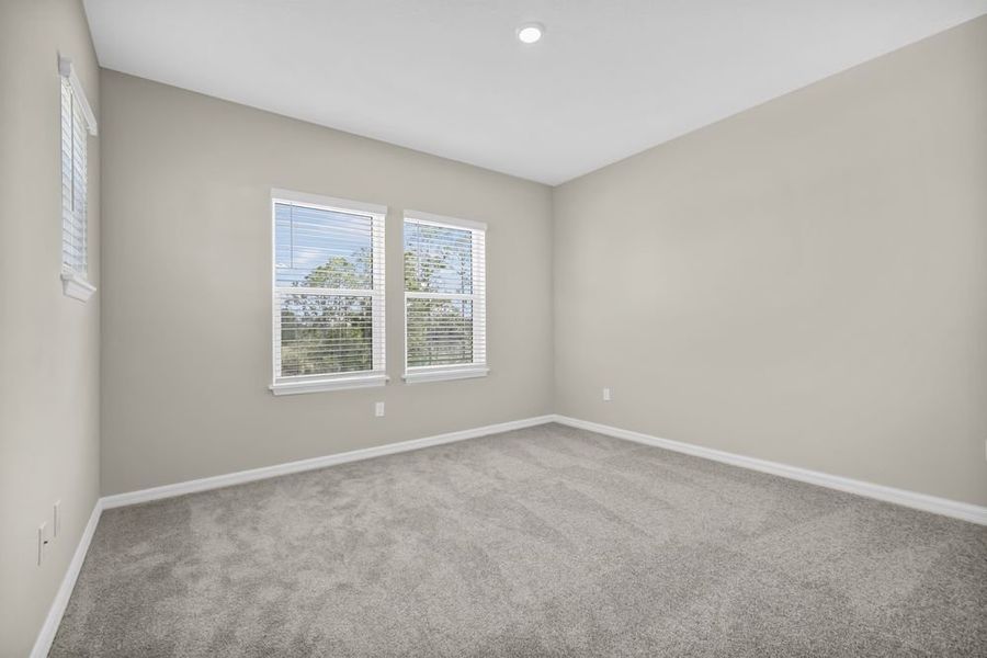Spacious, unfurnished interior of a new home in Veranda Oaks, Port St. Lucie (Image 34).