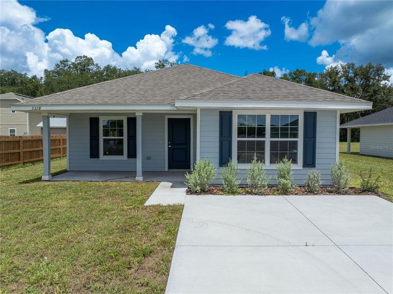 Exterior details and patio area of a home in Rolling Hills, Bell (Image 19).