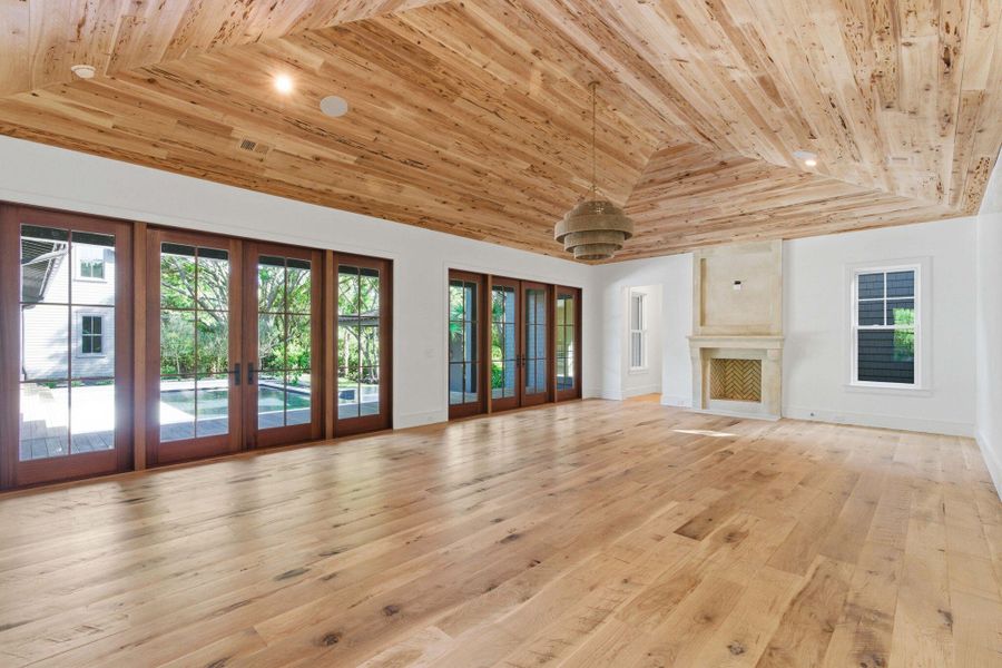 Spacious, unfurnished interior of a new home in , Sullivan's Island (Image 17).
