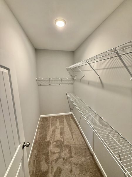 Spacious, unfurnished interior of a new home in Stone Fort Meadows, Manchester (Image 9).