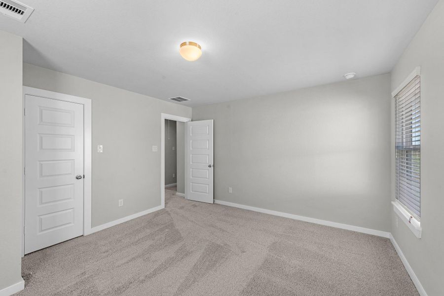 Spacious, unfurnished interior of a new home in Beacon Hill, Waller (Image 28).